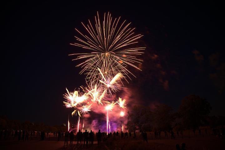 Lille's 14th July fireworks - Seb - License CC-BY-SA